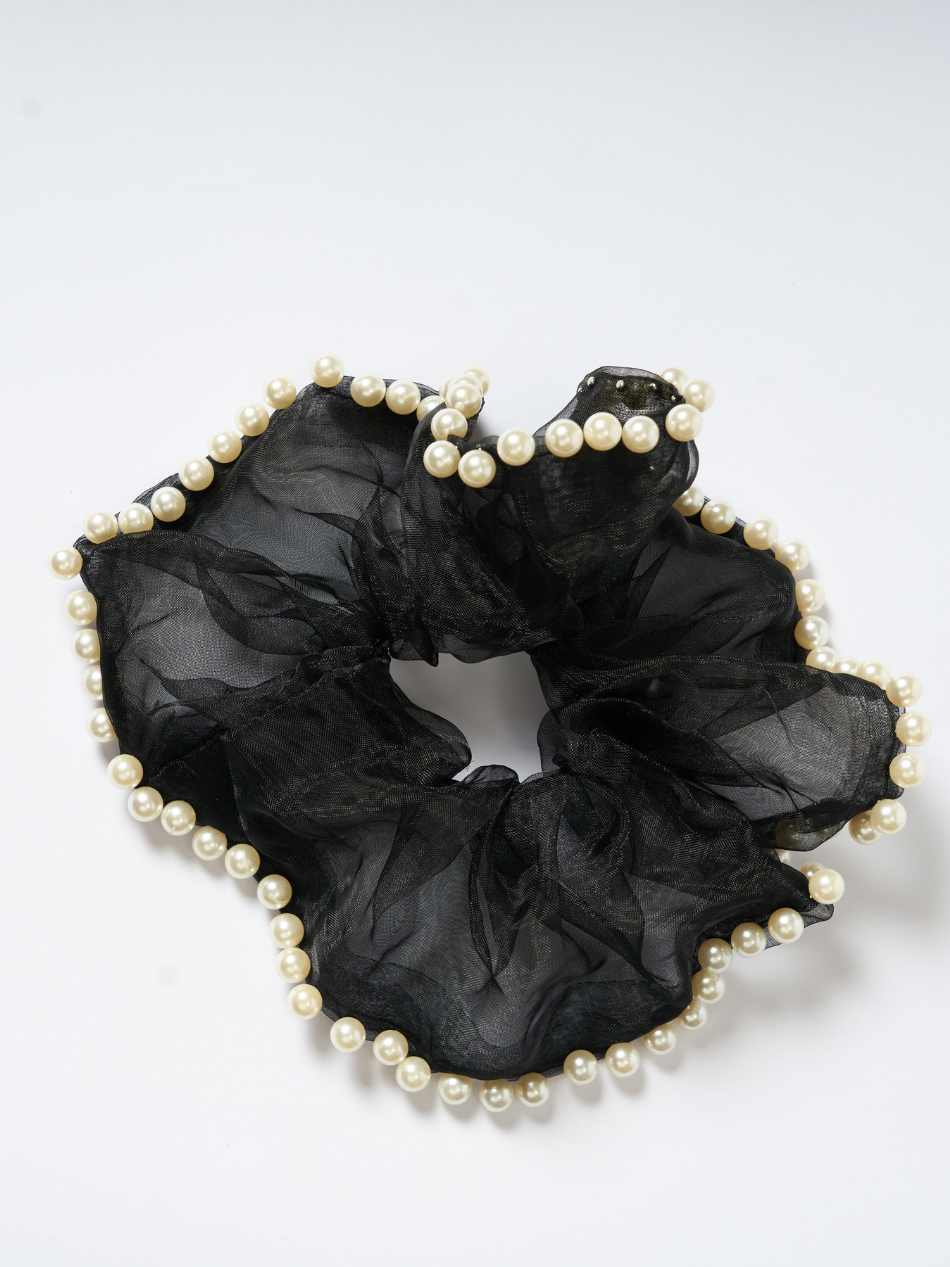 Pearl Scrunchie