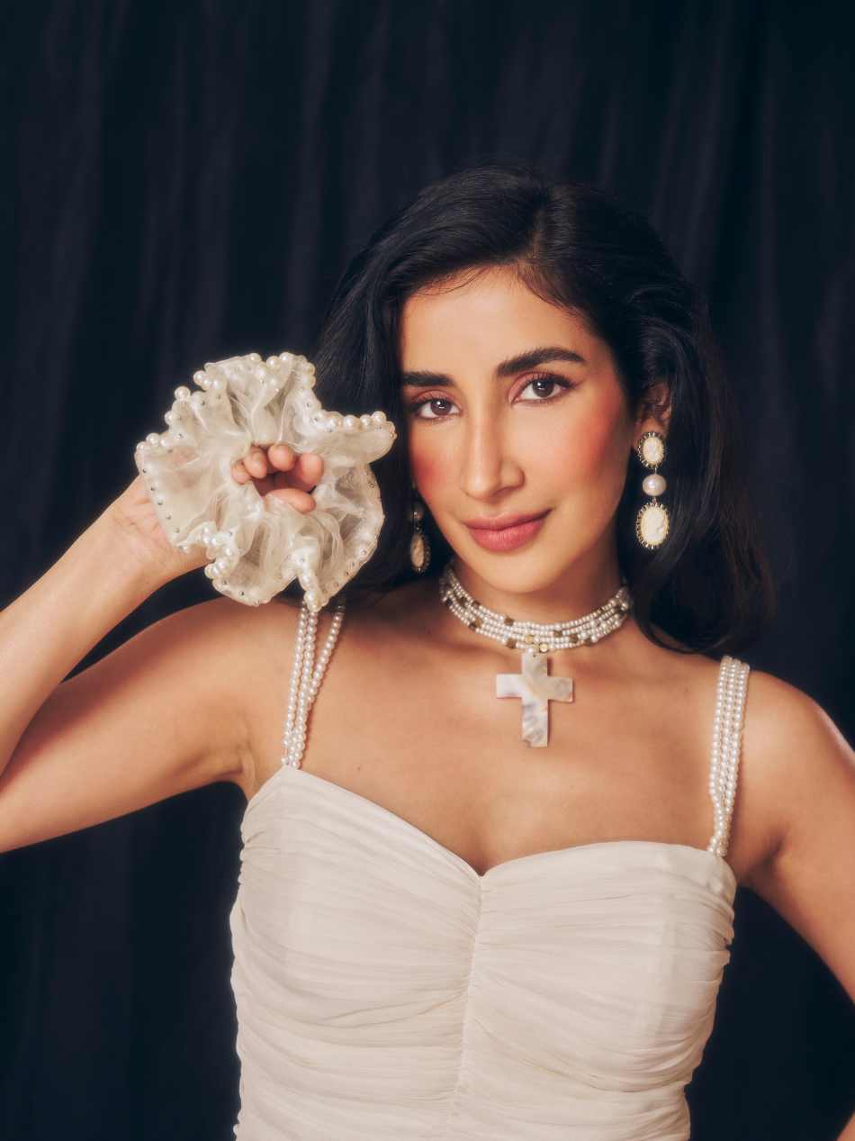 Pearl Scrunchie - Image 2